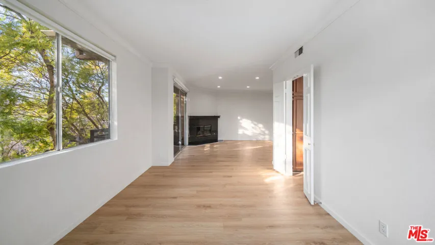 200 N Almont Drive 306, Beverly Hills, California 90211