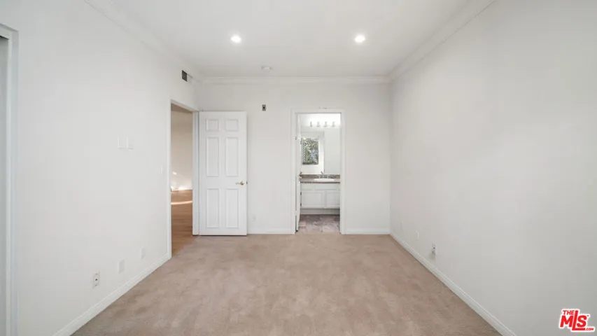 200 N Almont Drive 306, Beverly Hills, California 90211