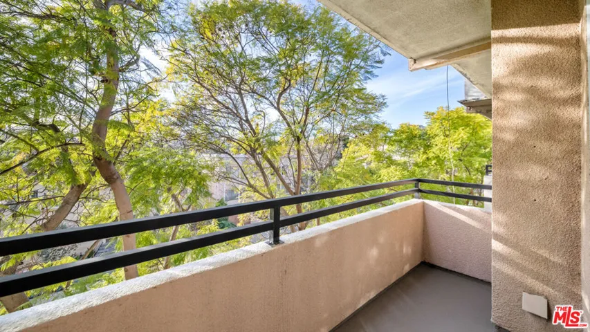 200 N Almont Drive 306, Beverly Hills, California 90211