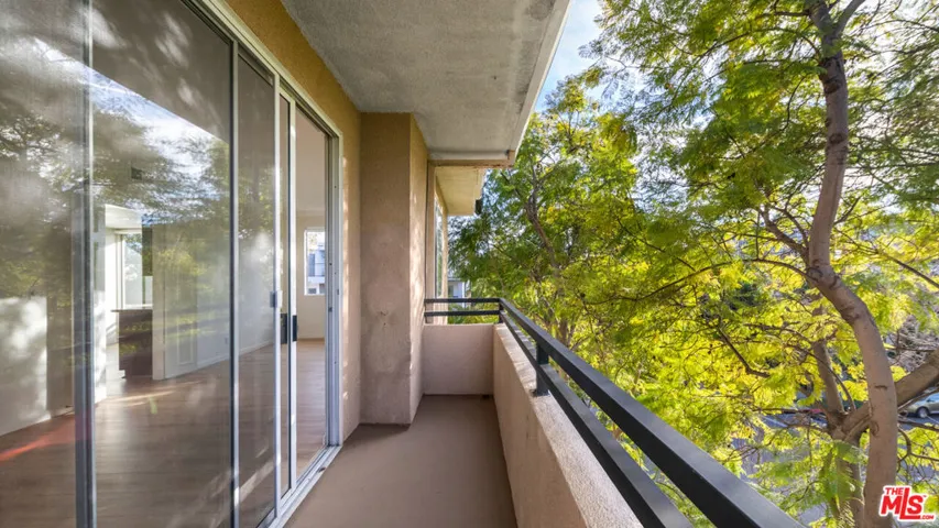200 N Almont Drive 306, Beverly Hills, California 90211