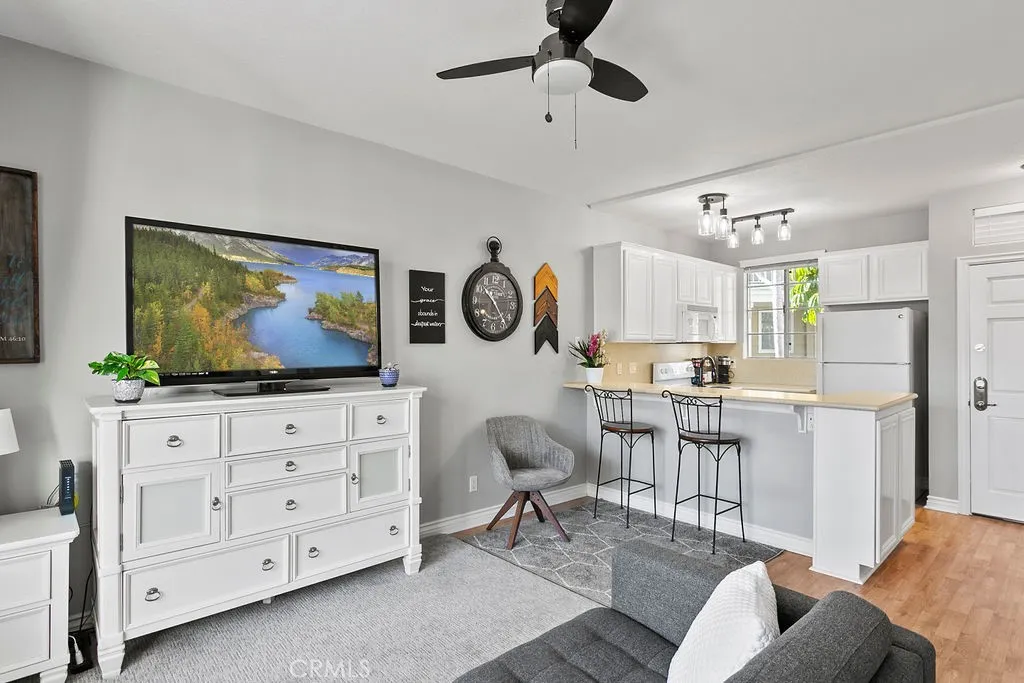 20191 Cape Coral Lane 3-206, Huntington Beach, California 92646 home-pic-8