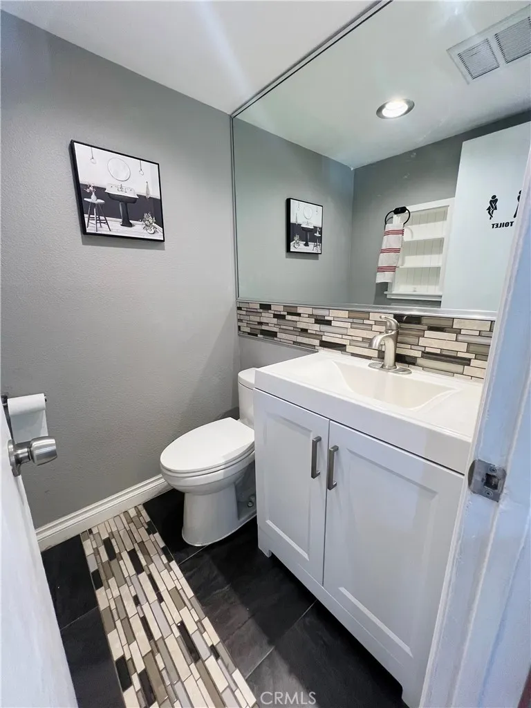 17760 Palo Verde Avenue 27, Cerritos, California 90703 home-pic-12