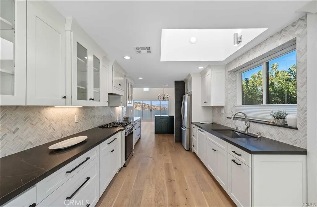 23625 Summit Drive, Calabasas, California 91302 home-pic-13