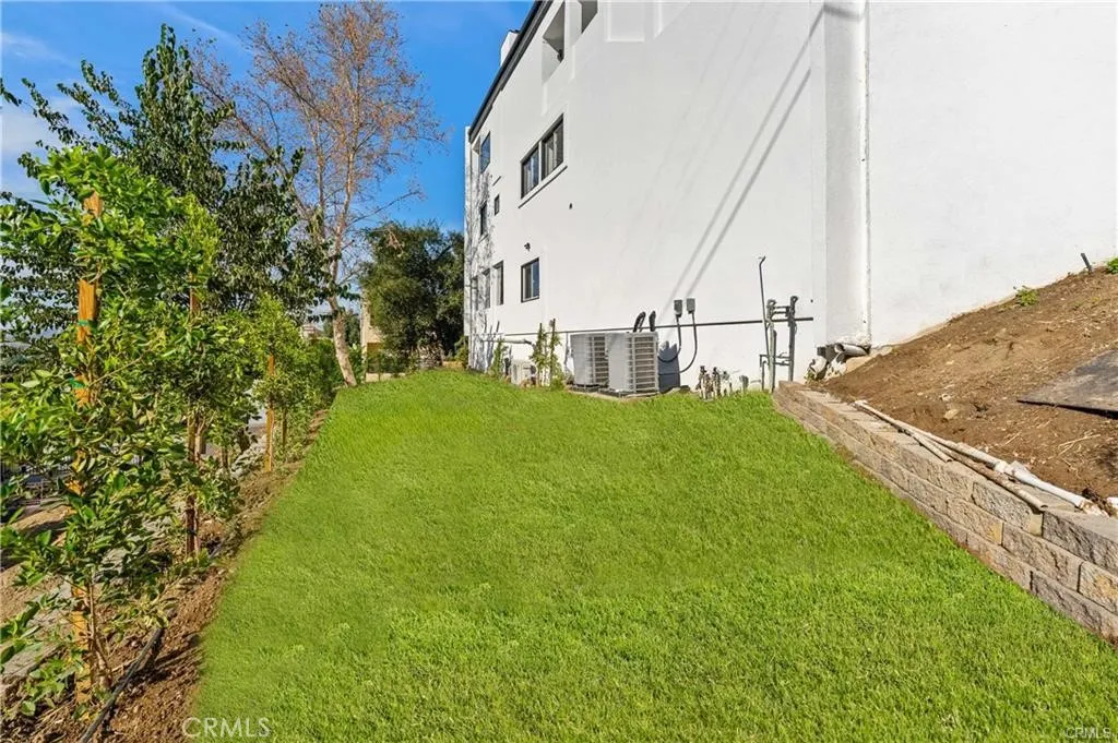 23625 Summit Drive, Calabasas, California 91302 home-pic-40