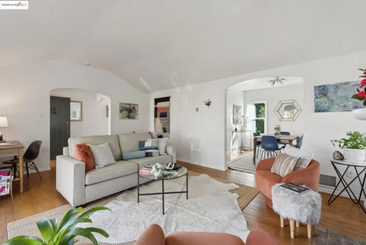 556 28th St, Richmond, California 94804