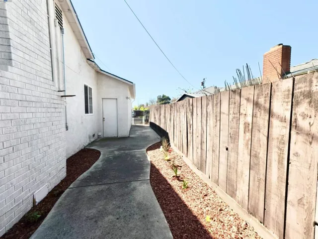 1213 Huntington Dr, Modesto, California 95350