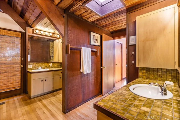 2462 Grand Avenue, Claremont, California 91711