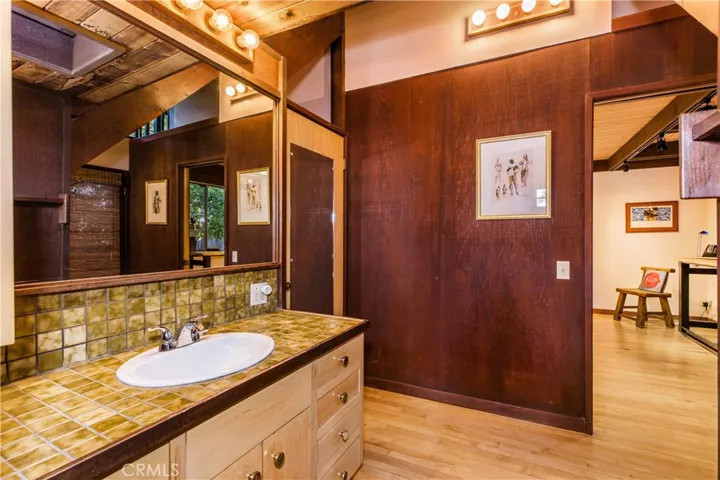 2462 Grand Avenue, Claremont, California 91711
