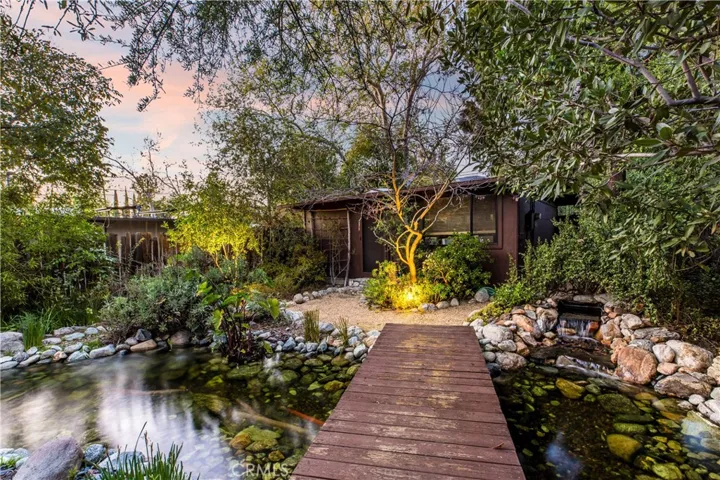 2462 Grand Avenue, Claremont, California 91711
