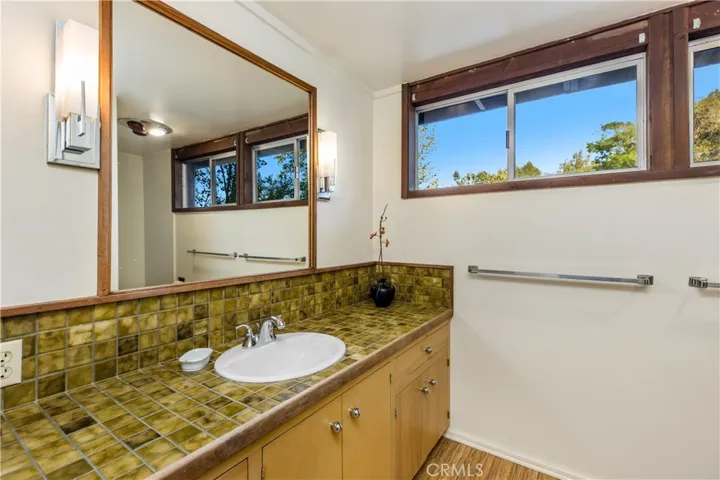 2462 Grand Avenue, Claremont, California 91711