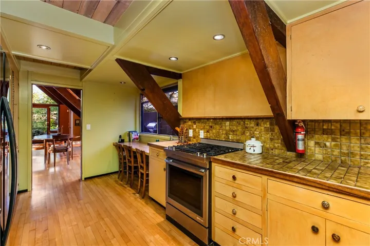2462 Grand Avenue, Claremont, California 91711