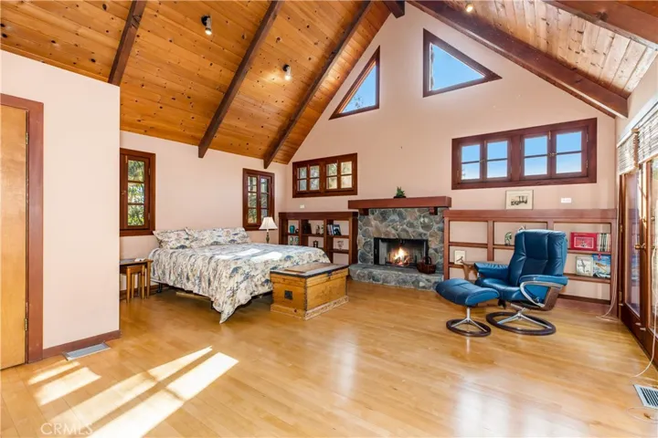 2462 Grand Avenue, Claremont, California 91711
