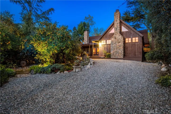 2462 Grand Avenue, Claremont, California 91711