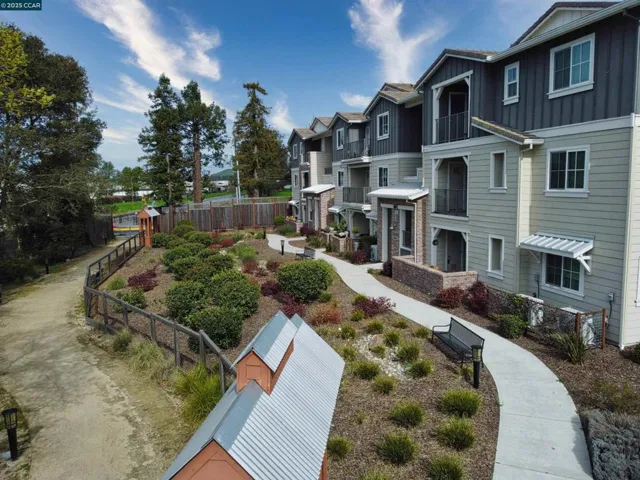 1410 Mauro Pietro Dr 203, Petaluma, California 94954