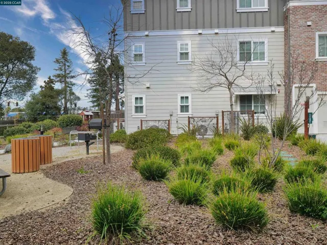 1410 Mauro Pietro Dr 203, Petaluma, California 94954