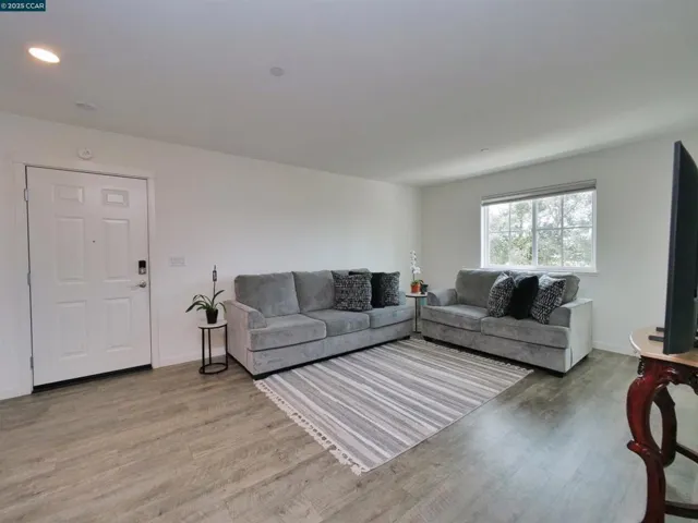 1410 Mauro Pietro Dr 203, Petaluma, California 94954