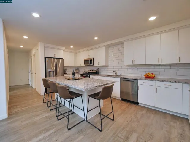 1410 Mauro Pietro Dr 203, Petaluma, California 94954
