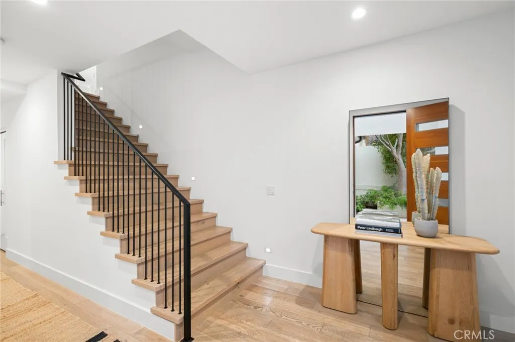 319 1/2 Jasmine Avenue, Corona Del Mar, California 92625 home-pic-4