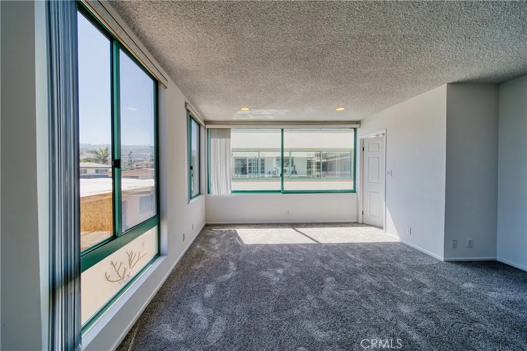 201 Calle Miramar 16, Redondo Beach, California 90277 home-pic-10