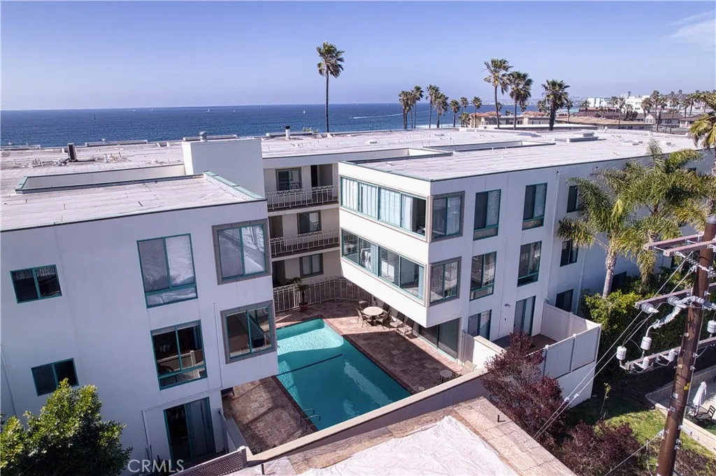 201 Calle Miramar 16, Redondo Beach, California 90277 home-pic-1