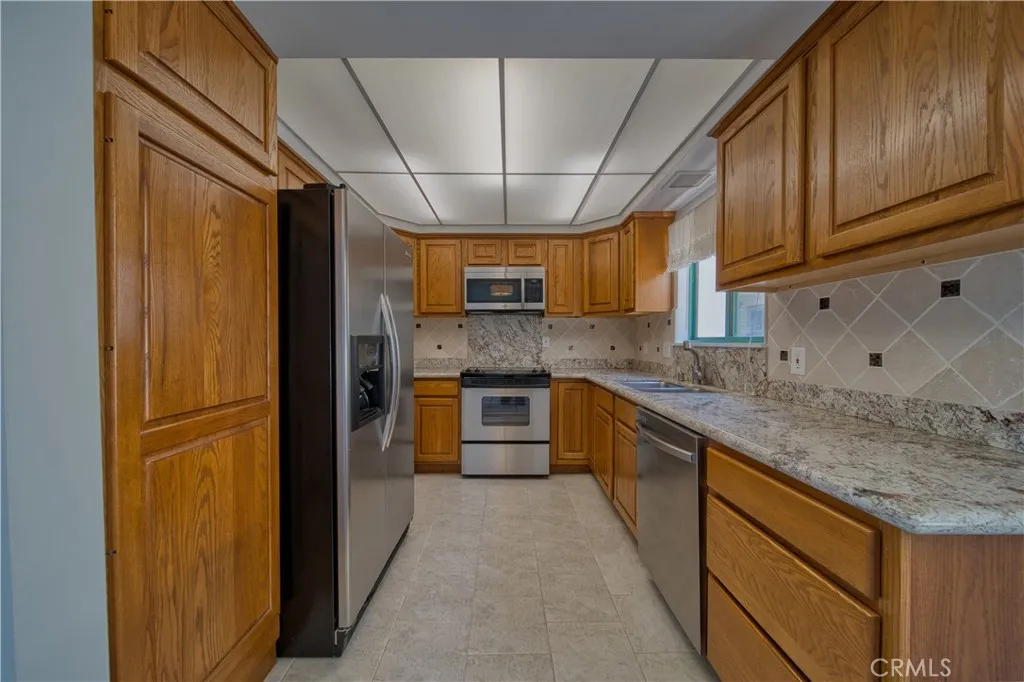 201 Calle Miramar 16, Redondo Beach, California 90277 home-pic-5