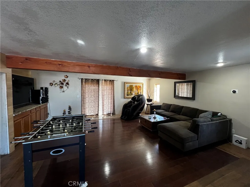 33048 223rd Street E, Llano, California 93544 home-pic-14