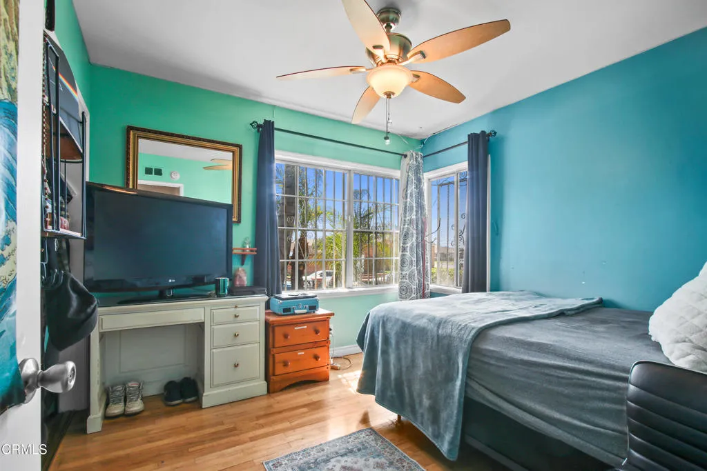 2165 W 115th Street, Hawthorne, California 90250 home-pic-8