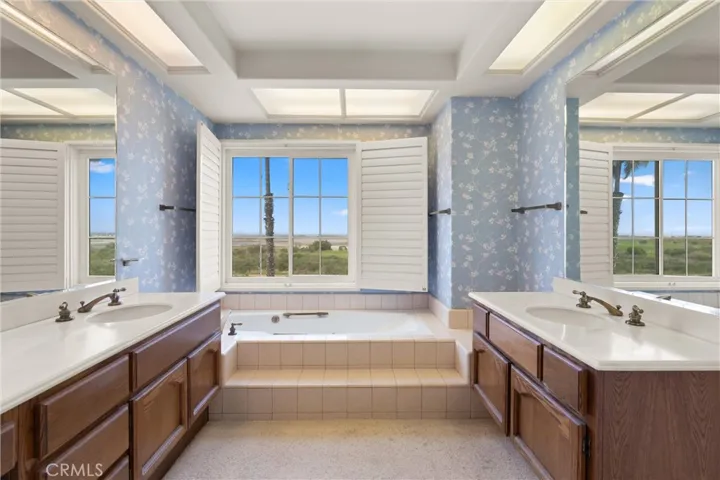 19243 Seabrook Lane, Huntington Beach, California 92648