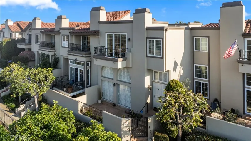 19243 Seabrook Lane, Huntington Beach, California 92648