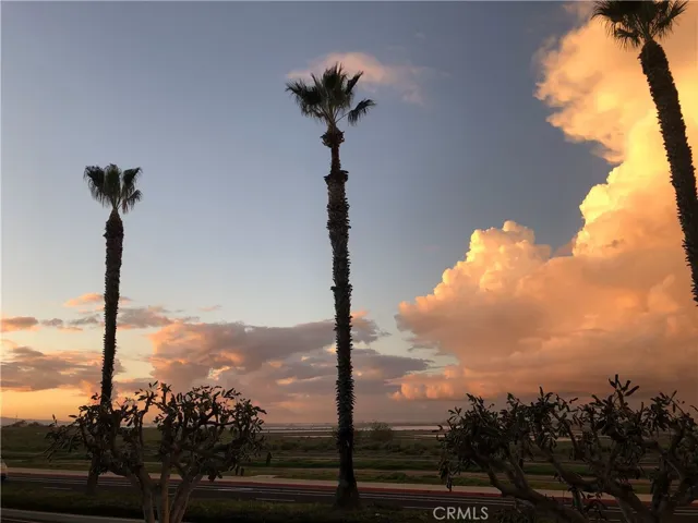 19243 Seabrook Lane, Huntington Beach, California 92648