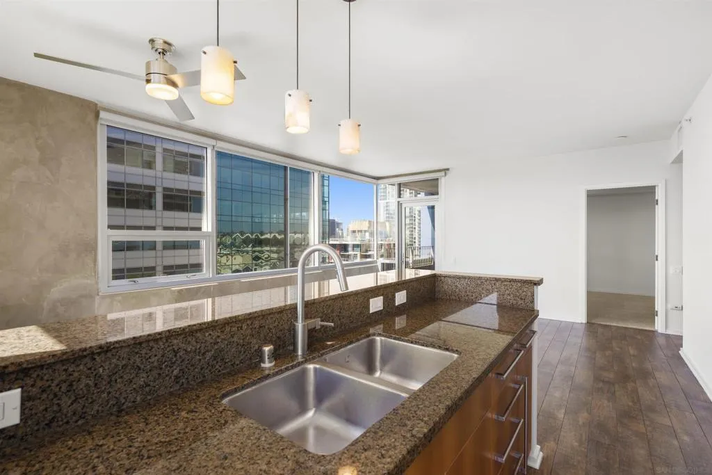 321 10th Ave. 1608, San Diego, California 92101 home-pic-8