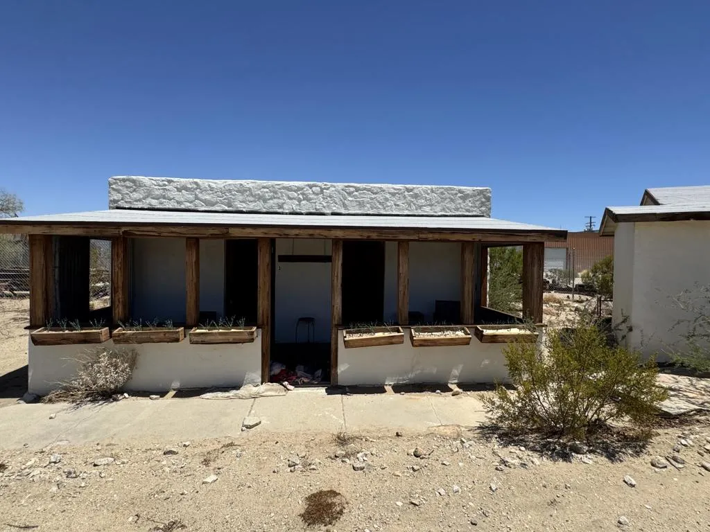 73392 Sullivan Road, 29 Palms, California 92277 home-pic-19