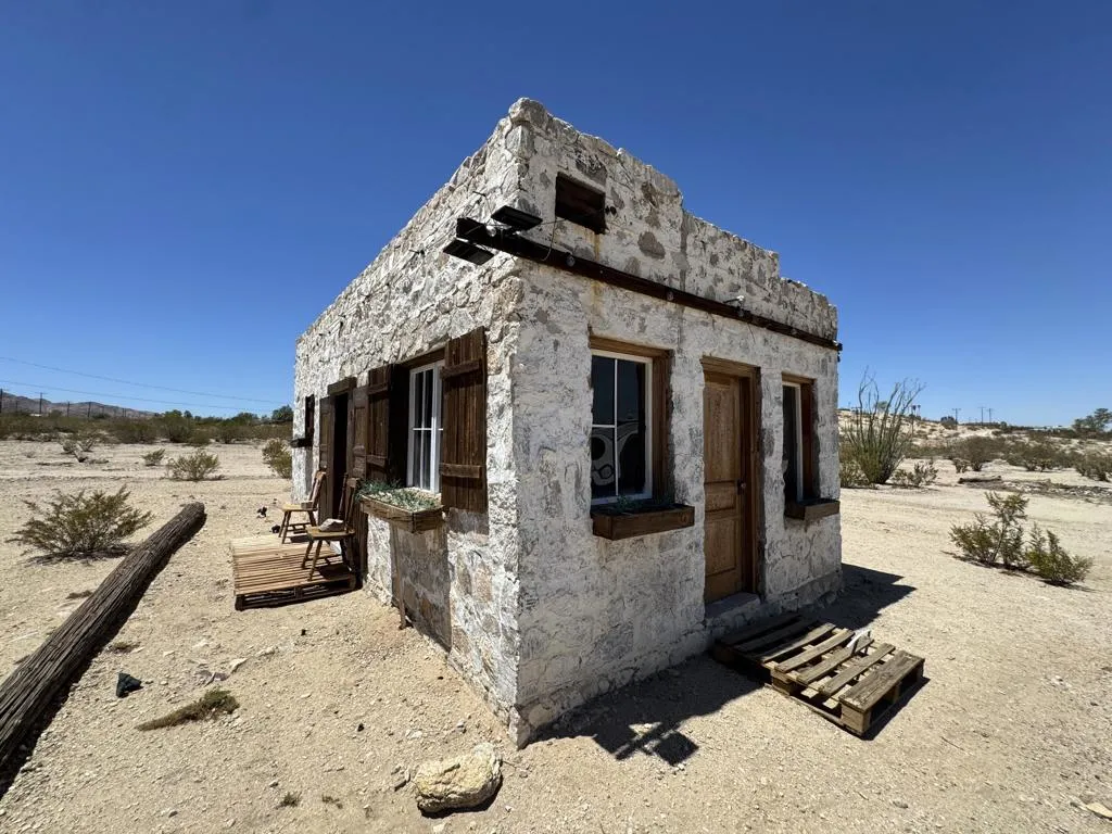 73392 Sullivan Road, 29 Palms, California 92277 home-pic-2
