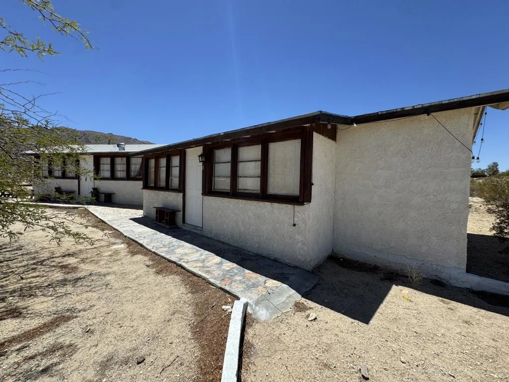 73392 Sullivan Road, 29 Palms, California 92277 home-pic-10