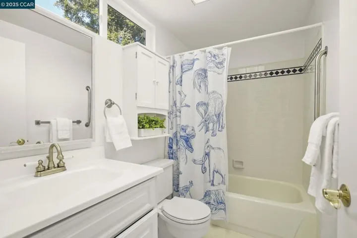 230 Willow Lake Dr, Martinez, California 94553