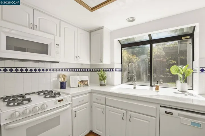 230 Willow Lake Dr, Martinez, California 94553