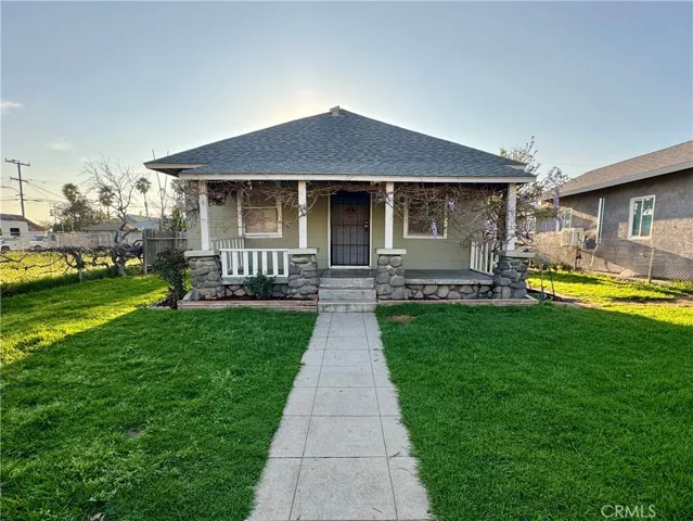 220 S Orange Avenue, Rialto, California 92376