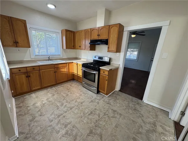220 S Orange Avenue, Rialto, California 92376
