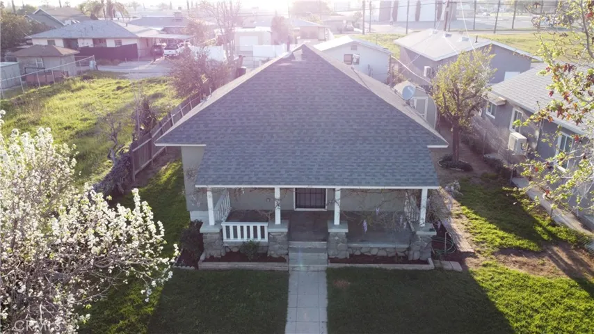 220 S Orange Avenue, Rialto, California 92376