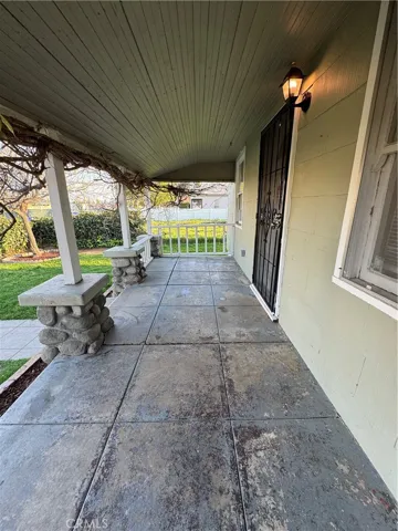 220 S Orange Avenue, Rialto, California 92376