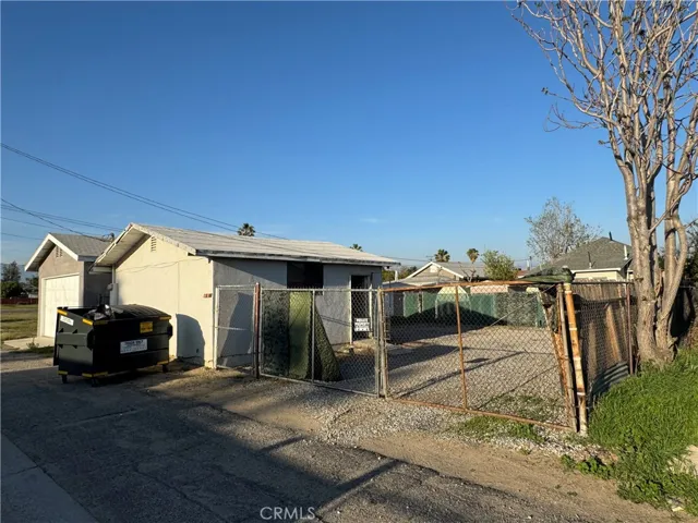220 S Orange Avenue, Rialto, California 92376