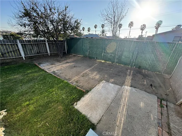 220 S Orange Avenue, Rialto, California 92376