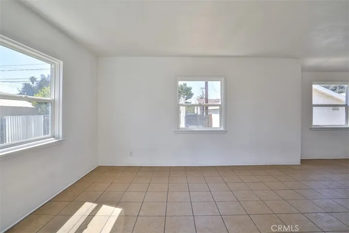 Living Room - Back Unit