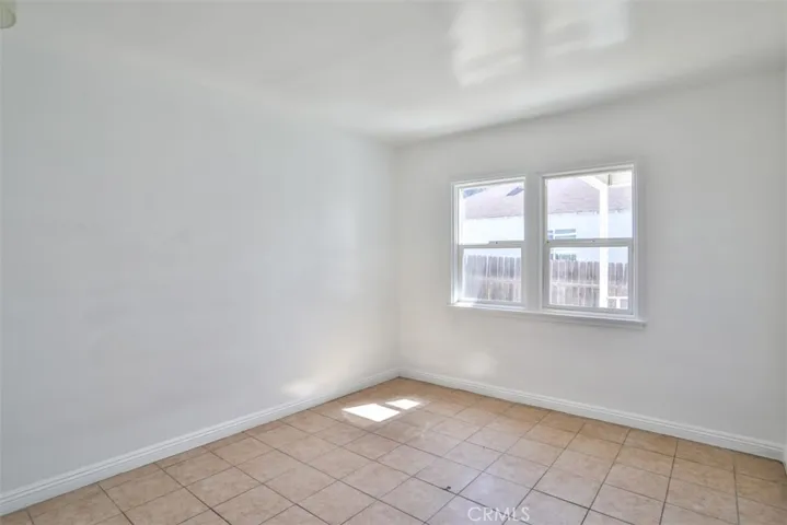 Bedroom - Back Unit