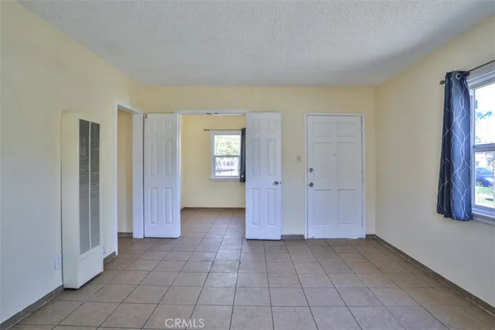 Living Room - Front Unit