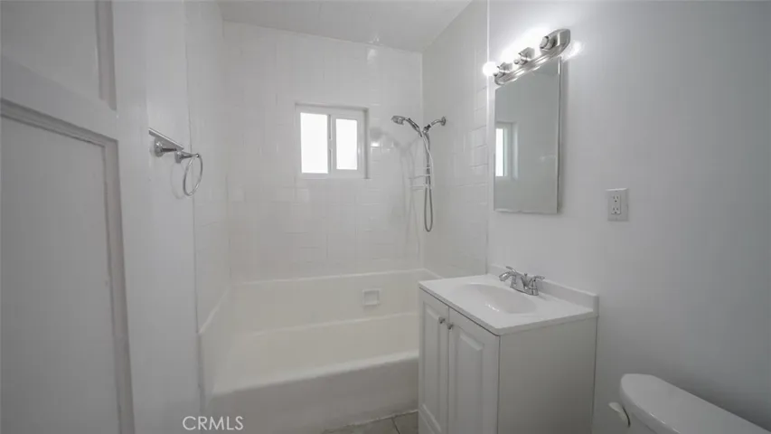 Bathroom - Back Unit