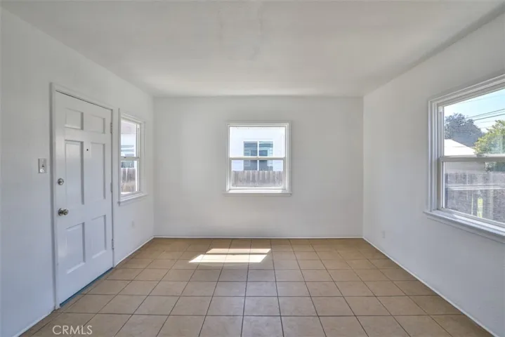 Living Room - Back Unit