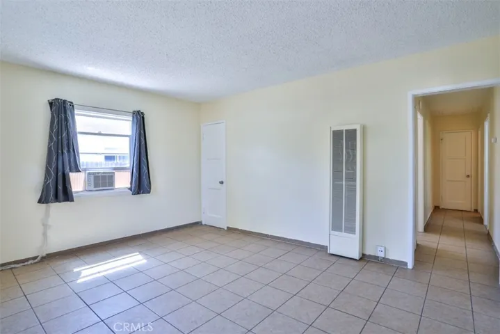 Living Room - Front Unit