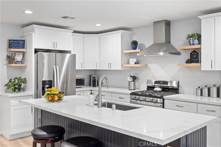 Expansive Kitchen
