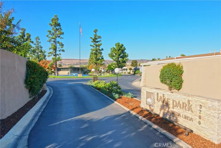 Lake Park Community Entrance